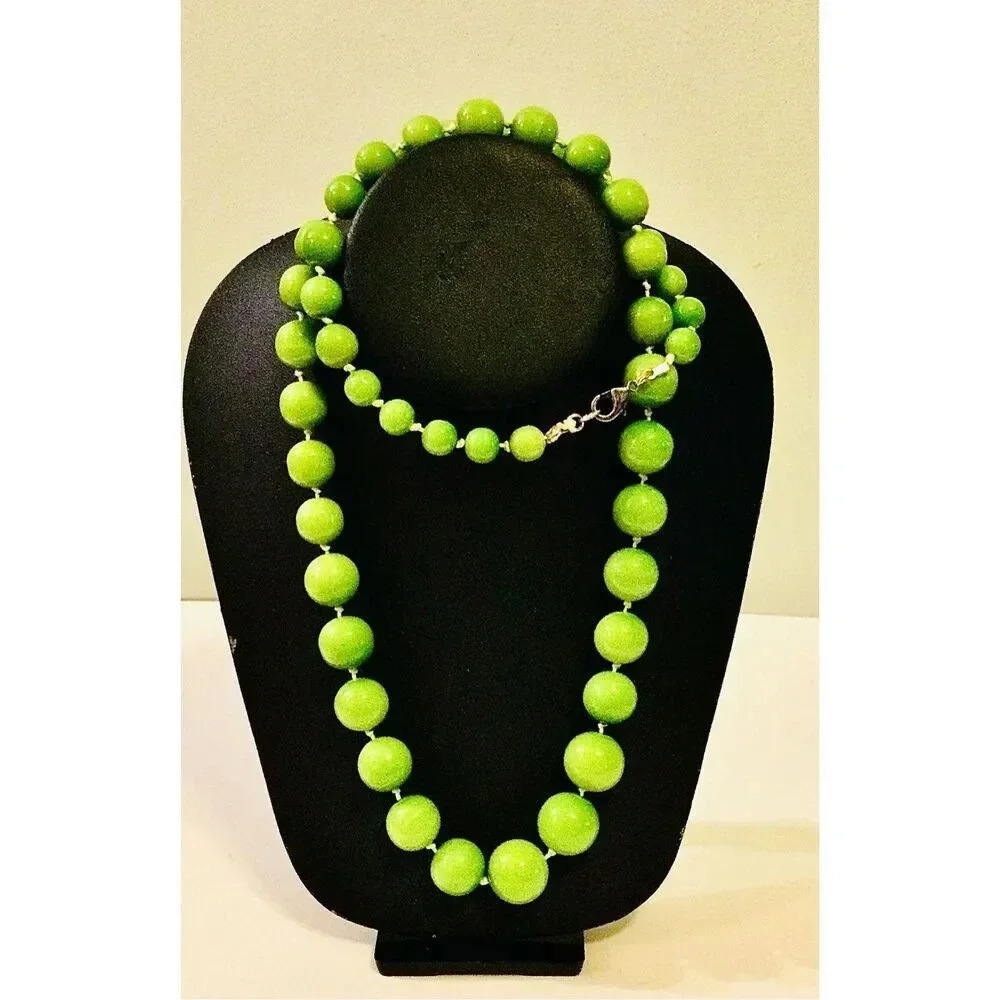 Vintage Womens Lime Green Long Single Strand Chunky Beaded Necklace‎ Jewelry